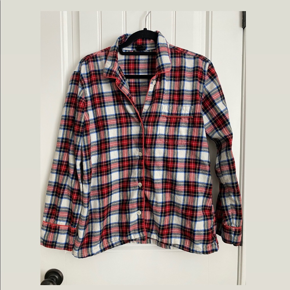 Flannel long sleeve pajama set in tartan size medium